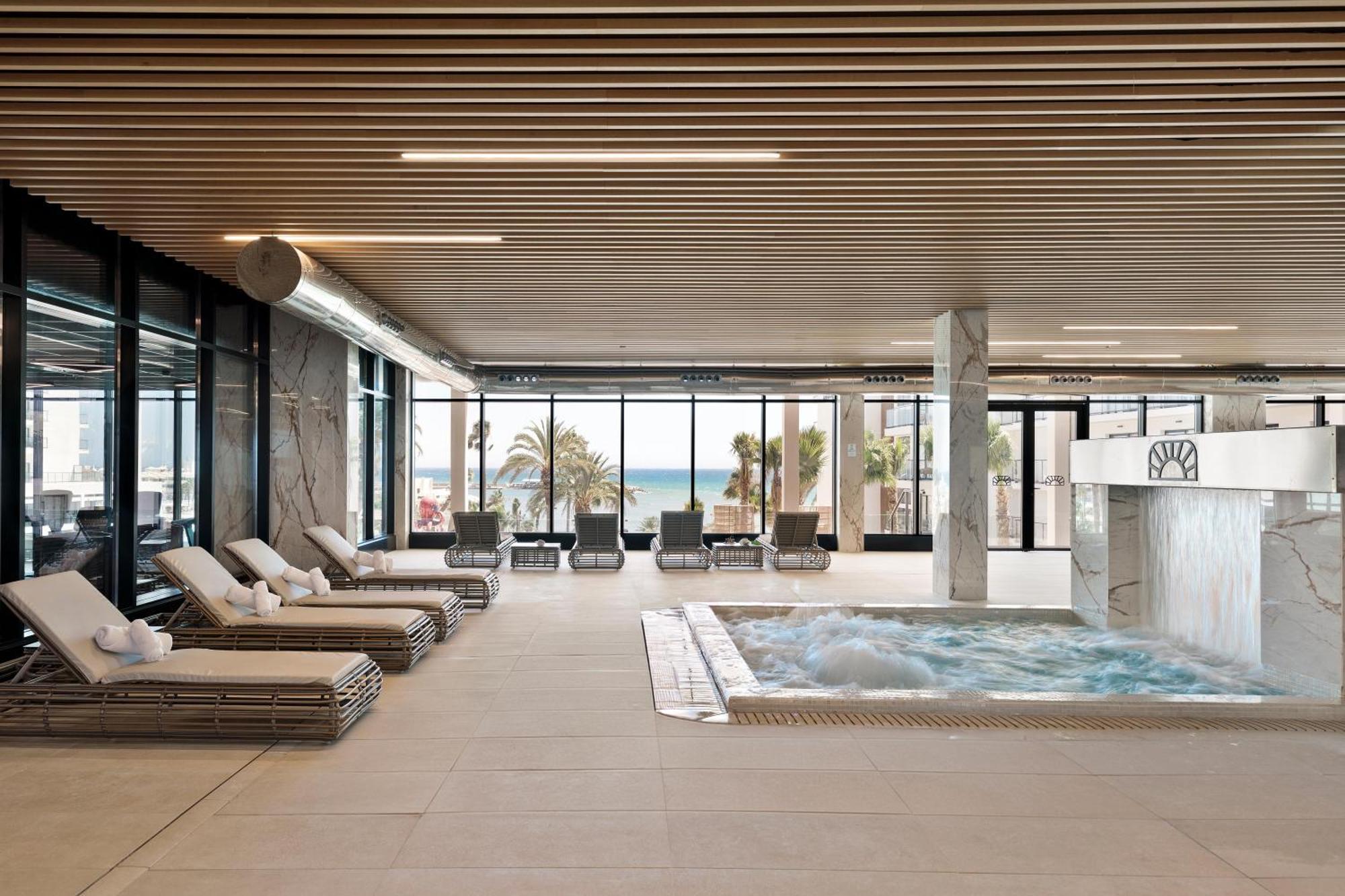 Triton Benalmádena